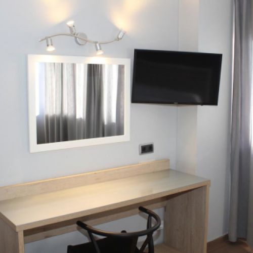 Mobiliario de escritorio de nuestras habitaciones